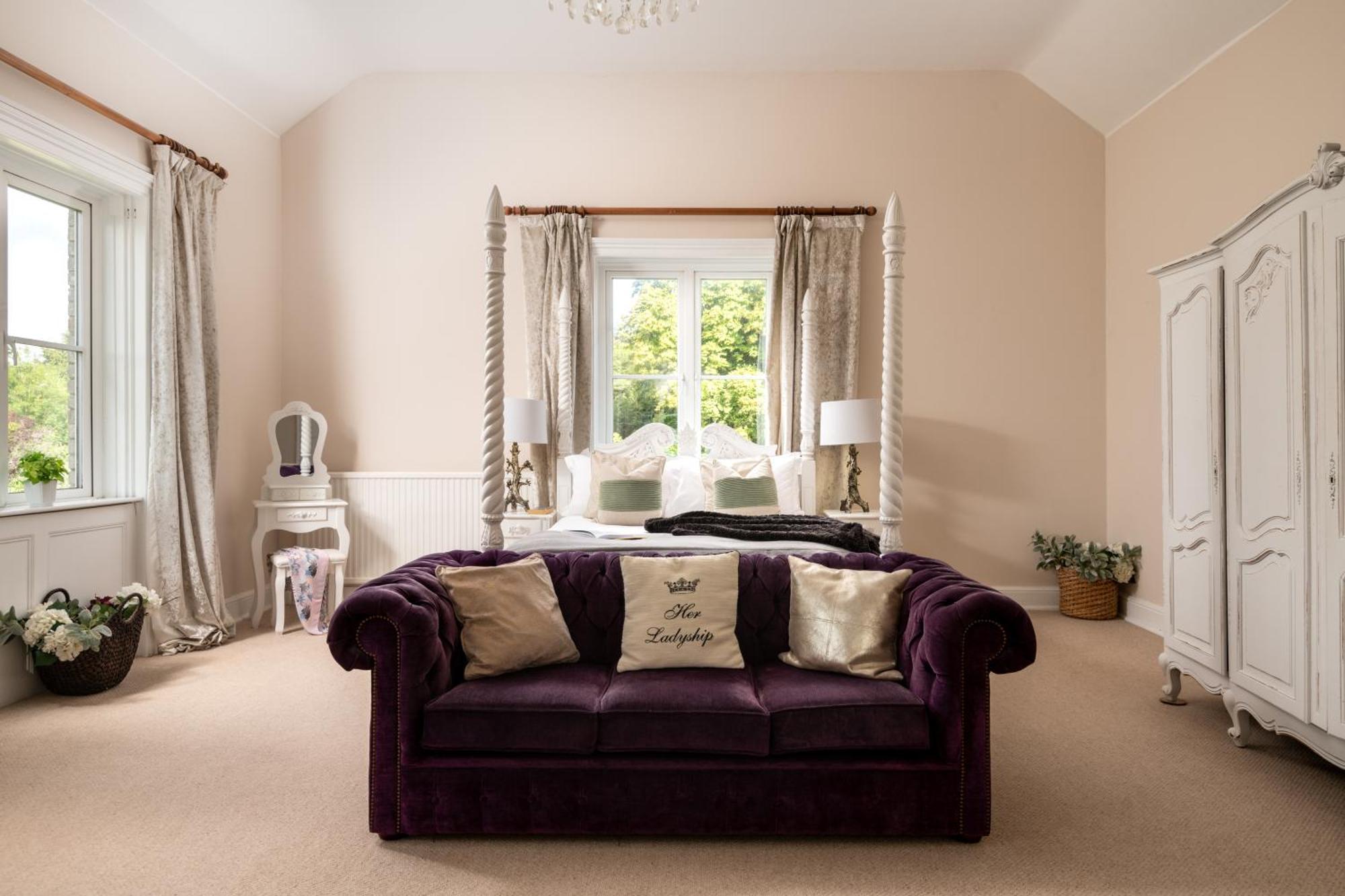 Downwood Vineyard Manor In Idyllic Countryside *