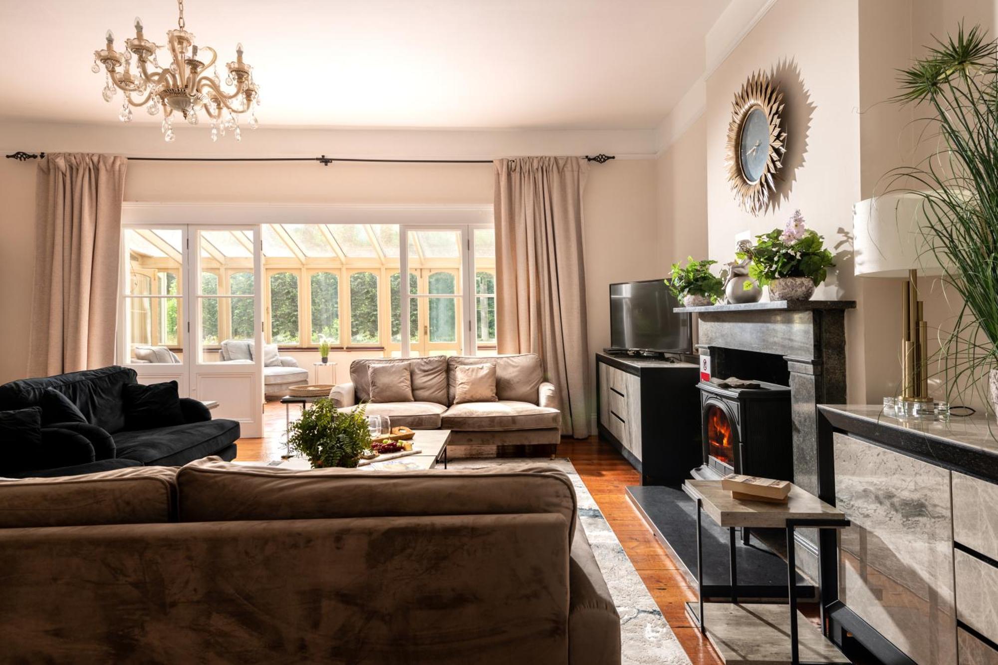 Holiday home Downwood Vineyard Manor In Idyllic Countryside