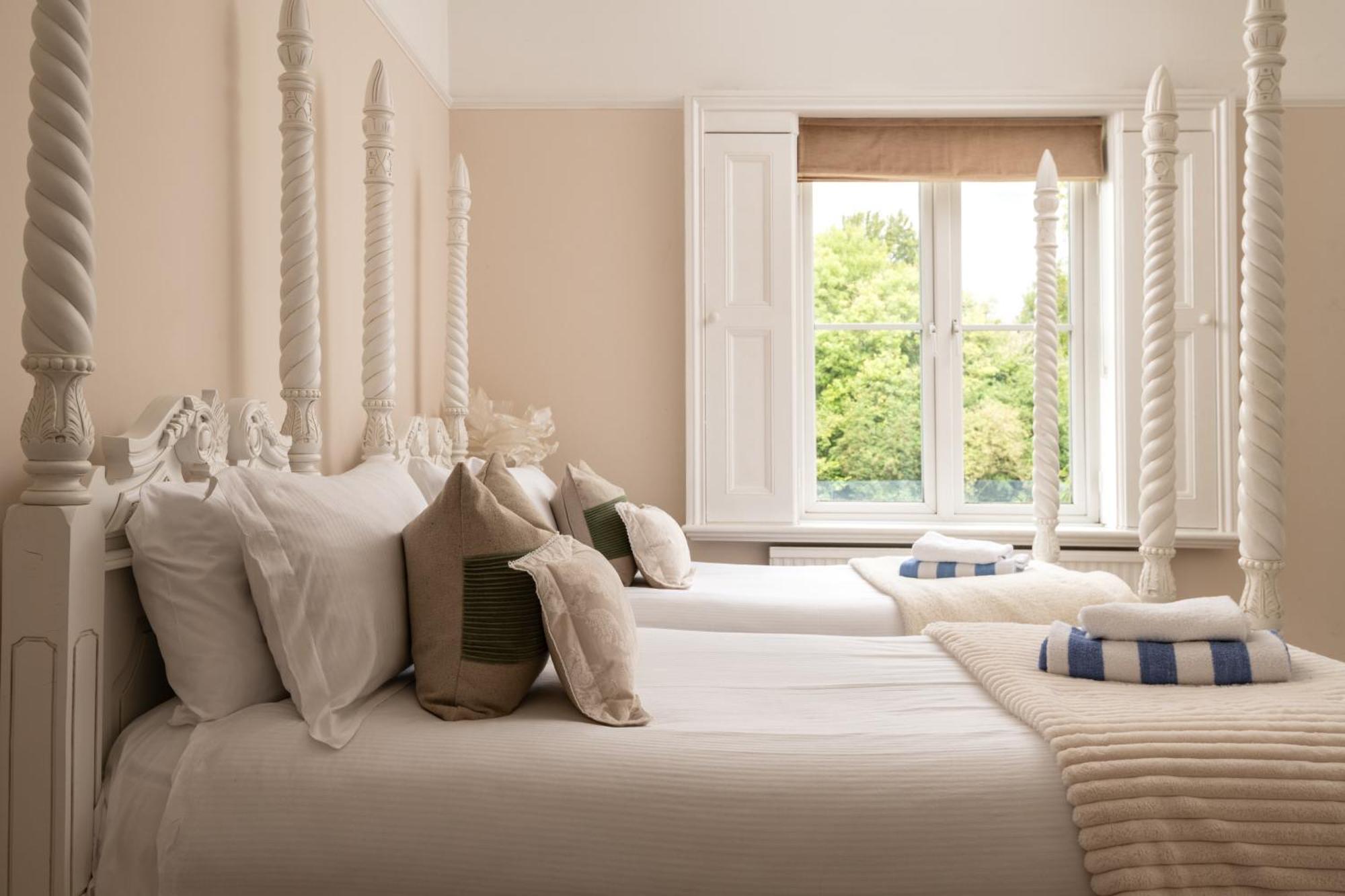 Downwood Vineyard Manor In Idyllic Countryside Holiday home *