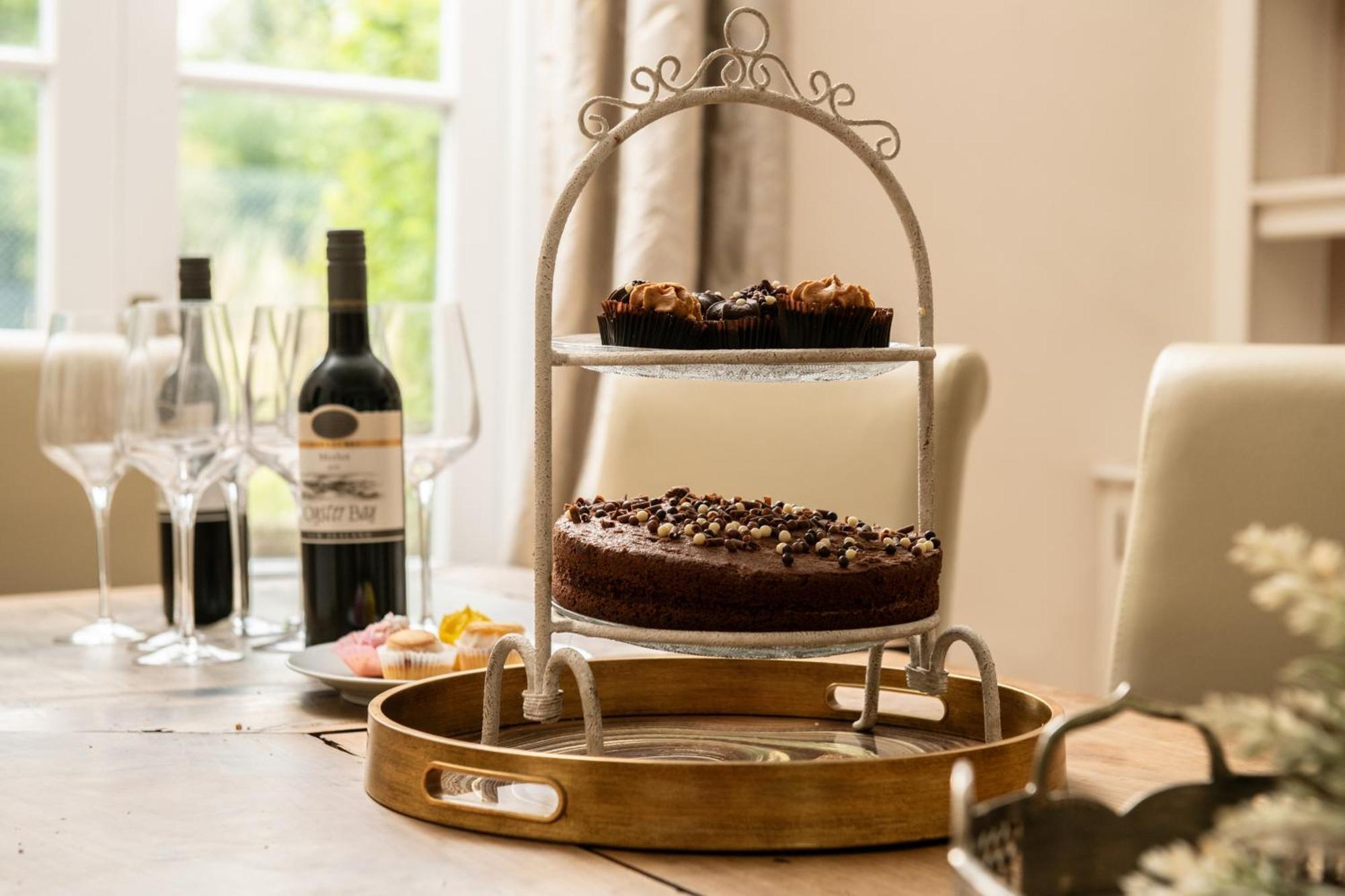 Downwood Vineyard Manor In Idyllic Countryside * Blandford Forum
