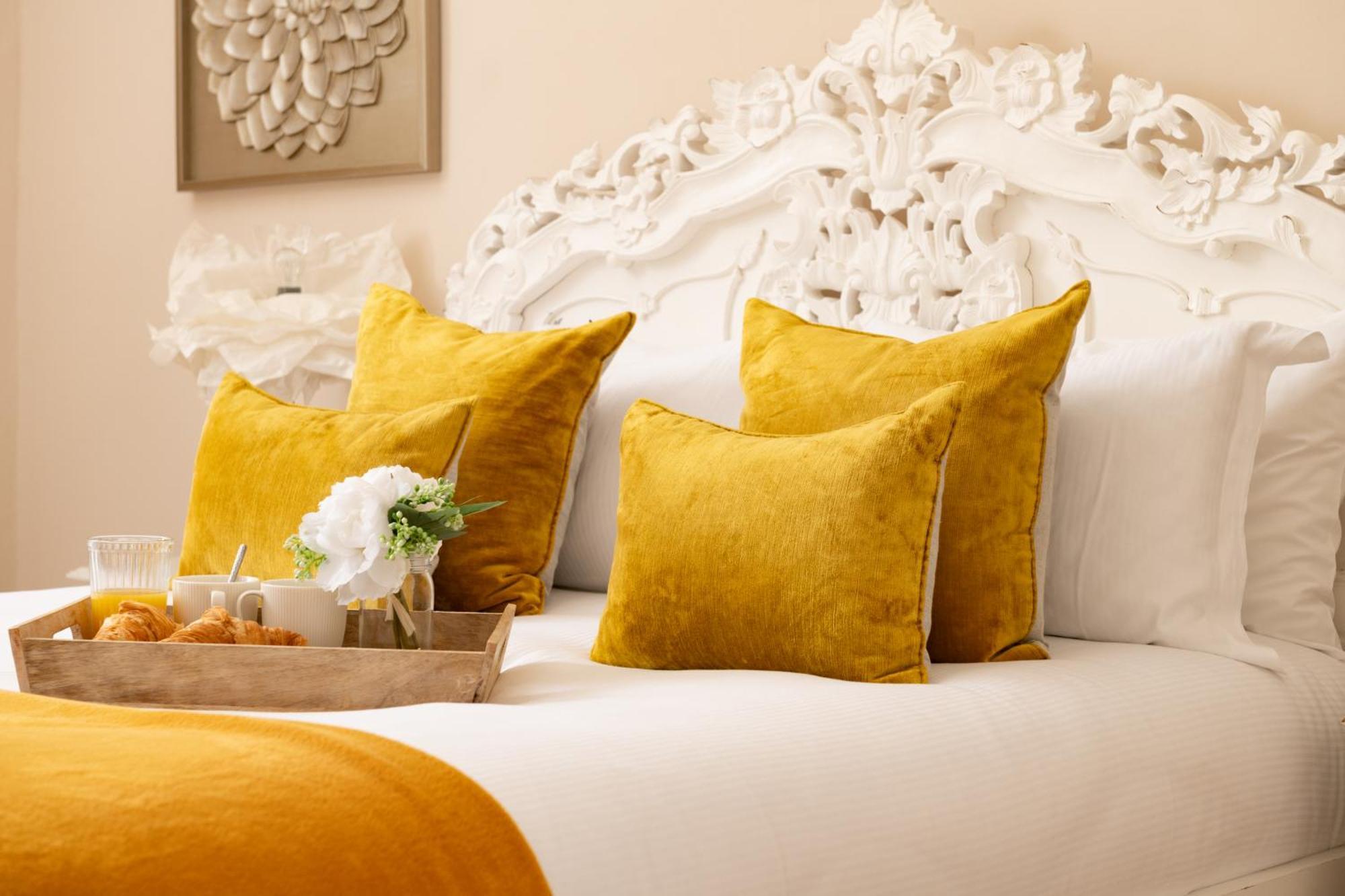 Downwood Vineyard Manor In Idyllic Countryside Holiday home *